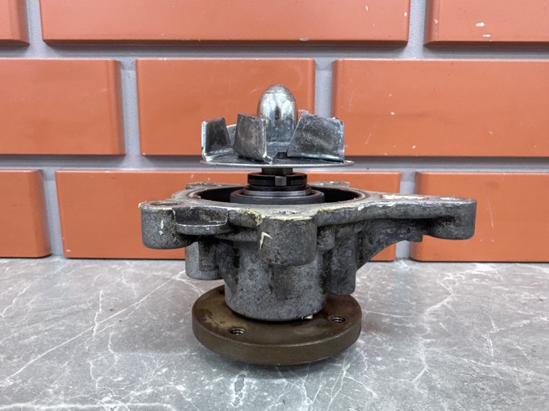 Помпа водяная Hyundai Elantra HD 1.6 G4FC 2008 (б/у) Помпа водяная Hyundai Elantra HD 1.6 G4FC 2008 (б/у)