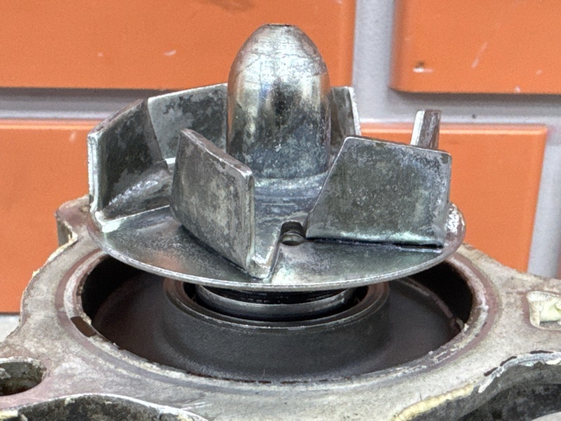 Помпа водяная Hyundai Elantra HD 1.6 G4FC 2008 (б/у) Помпа водяная Hyundai Elantra HD 1.6 G4FC 2008 (б/у)