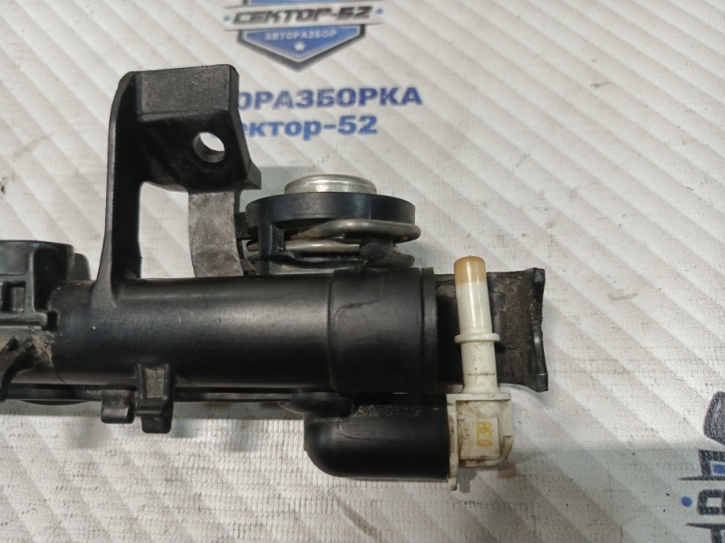 Рейка топливная (рампа) Ford Focus CB8 PNDA 2011 (б/у) 1804263 Рейка топливная (рампа) Ford Focus CB8 PNDA 2011 (б/у) 1804263