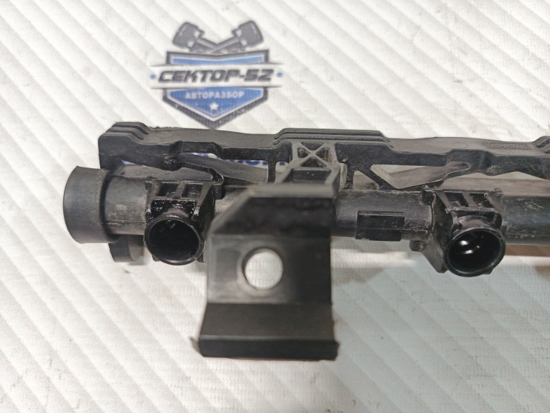 Рейка топливная (рампа) Ford Focus CB8 PNDA 2011 (б/у) 1804263 Рейка топливная (рампа) Ford Focus CB8 PNDA 2011 (б/у) 1804263