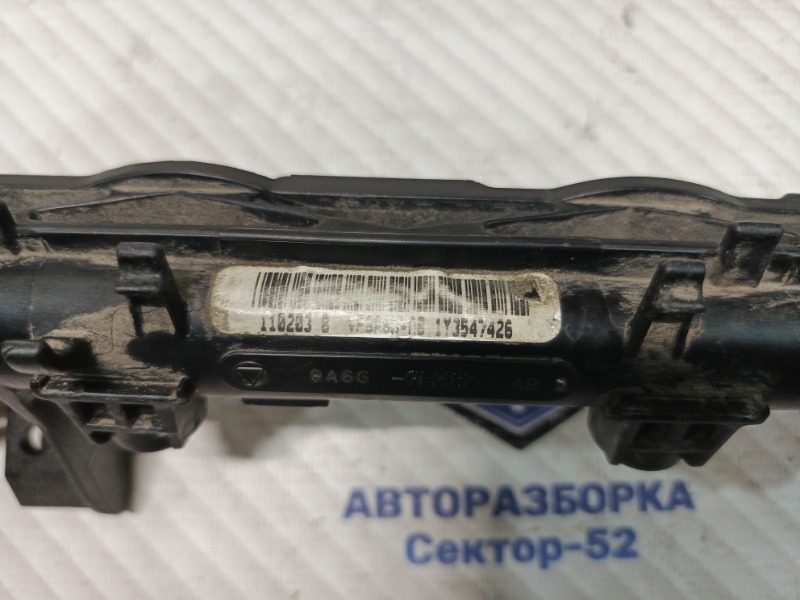 Рейка топливная (рампа) Ford Focus CB8 PNDA 2011 (б/у) 1804263 Рейка топливная (рампа) Ford Focus CB8 PNDA 2011 (б/у) 1804263