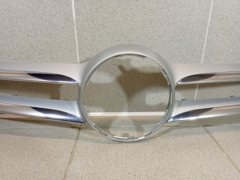 Накладка на решетку радиатора Mercedes-Benz C-Class W205