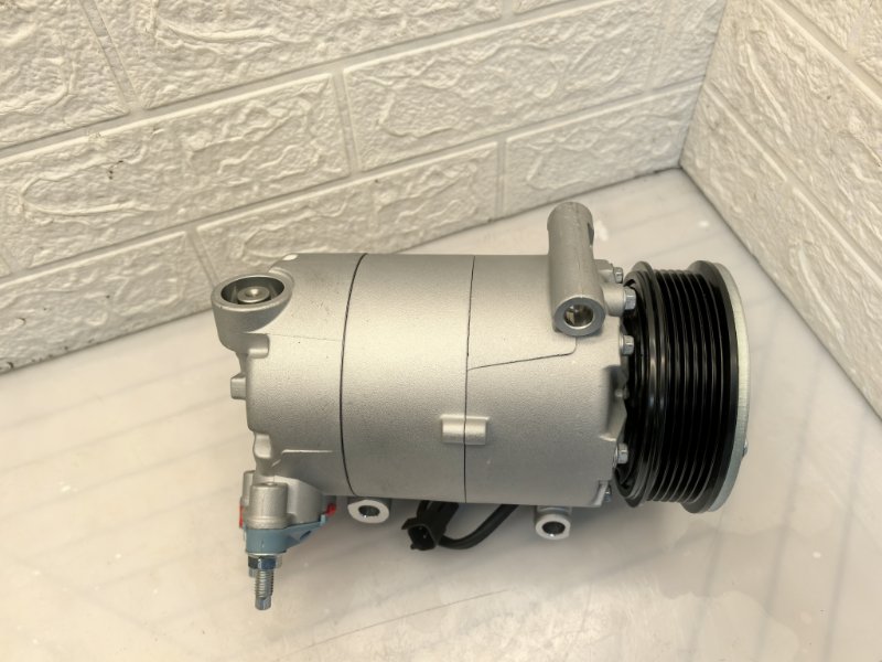 Компрессор кондиционера LAND ROVER RANGE ROVER EVOQE 224DT