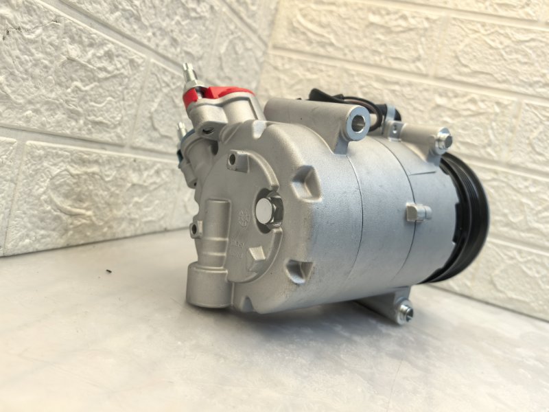 Компрессор кондиционера LAND ROVER RANGE ROVER EVOQE 224DT Компрессор кондиционера LAND ROVER RANGE ROVER EVOQE 224DT