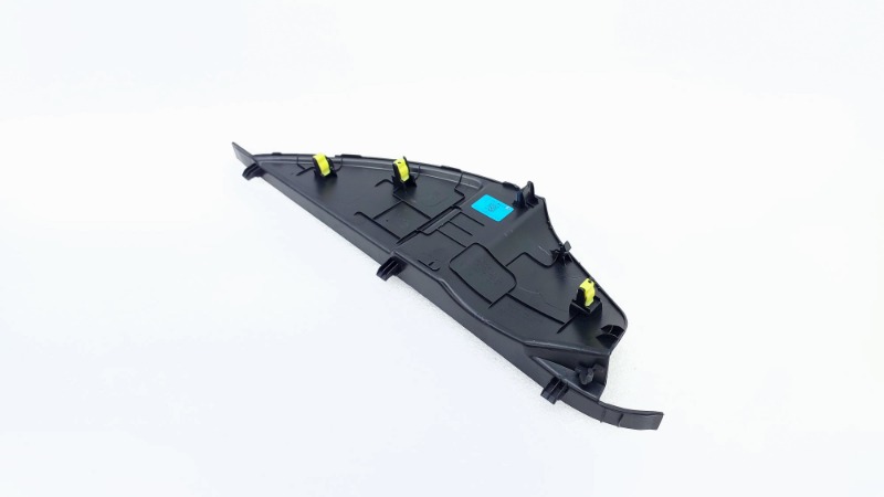 Накладка торпедо Chery Tiggo 4 Pro T19 SQRE4G15C лев. (б/у) Накладка торпедо Chery Tiggo 4 Pro T19 SQRE4G15C лев. (б/у)