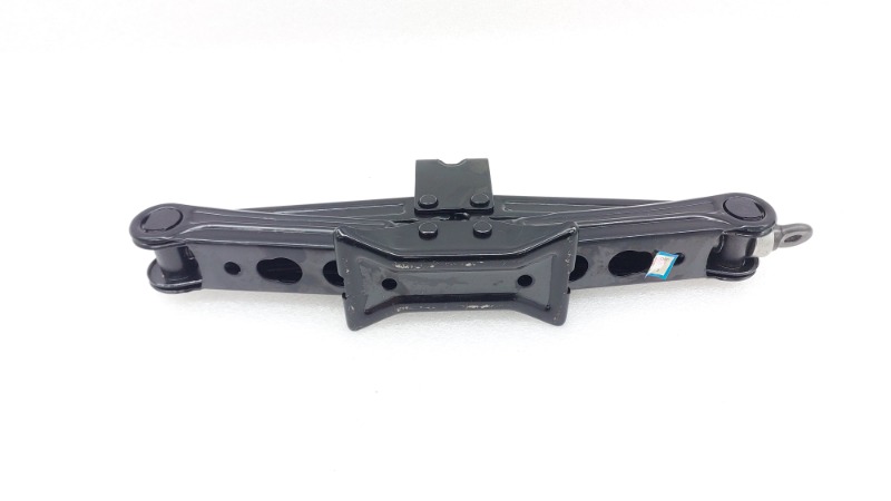 Набор инструментов Chery Tiggo 7 Plus T1EJ 2022 (б/у) Набор инструментов Chery Tiggo 7 Plus T1EJ 2022 (б/у)