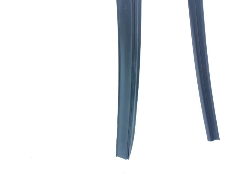 Уплотнитель стекла двери Ford Mondeo BD 1.6L DURATEC 2008 задн. лев. (б/у)