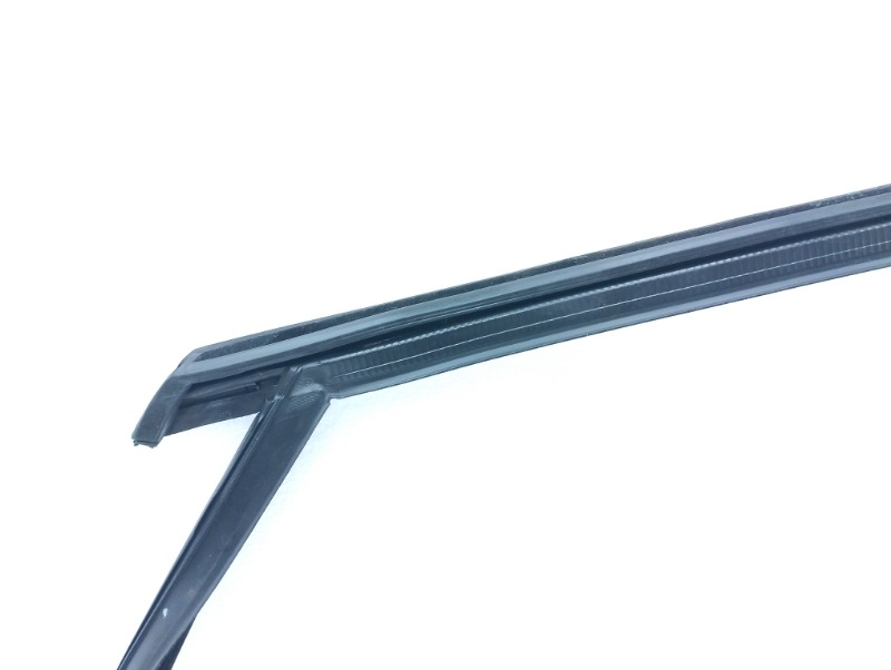 Уплотнитель стекла двери Ford Mondeo BD 1.6L DURATEC 2008 задн. лев. (б/у)