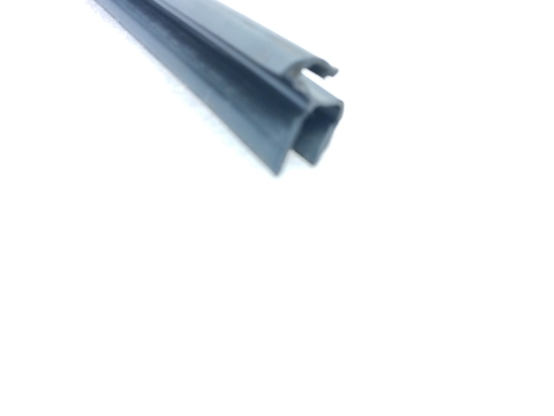 Уплотнитель стекла Ford Mondeo BD 1.6L DURATEC 2008 задн. лев. (б/у)