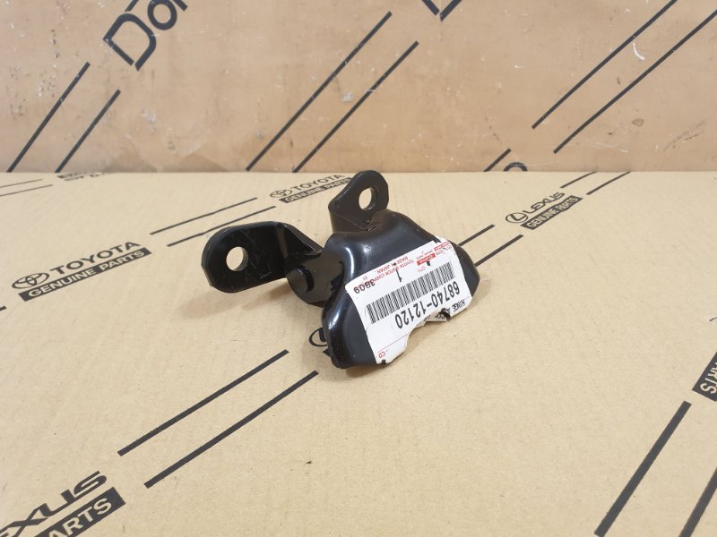 Петля двери Toyota 4Runner перед. лев.