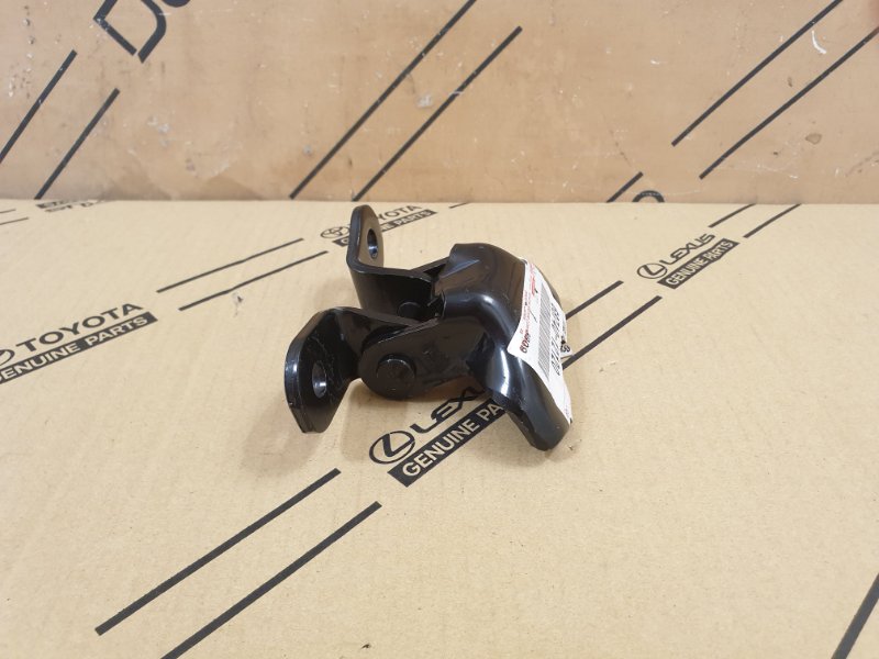 Петля двери Toyota 4Runner перед. лев.