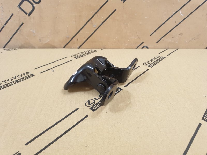 Петля двери Toyota 4Runner перед. лев.