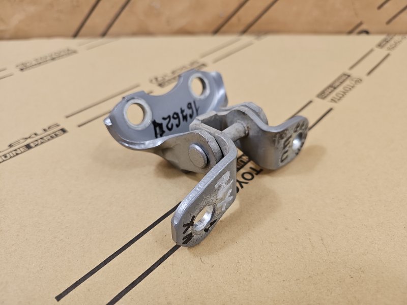 Петля двери Lexus NX 1 перед. прав. (б/у)