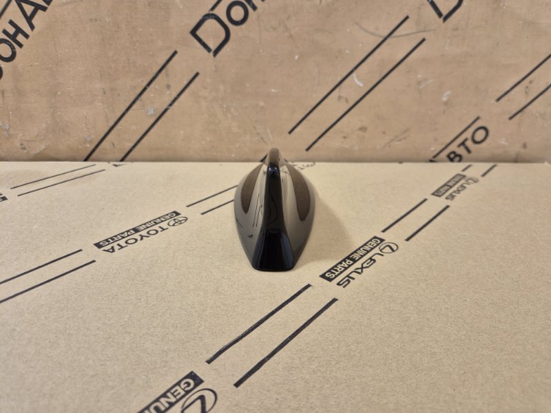 Крышка антенны Lexus UX 1