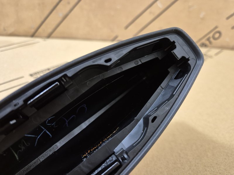 Крышка антенны Lexus UX 1