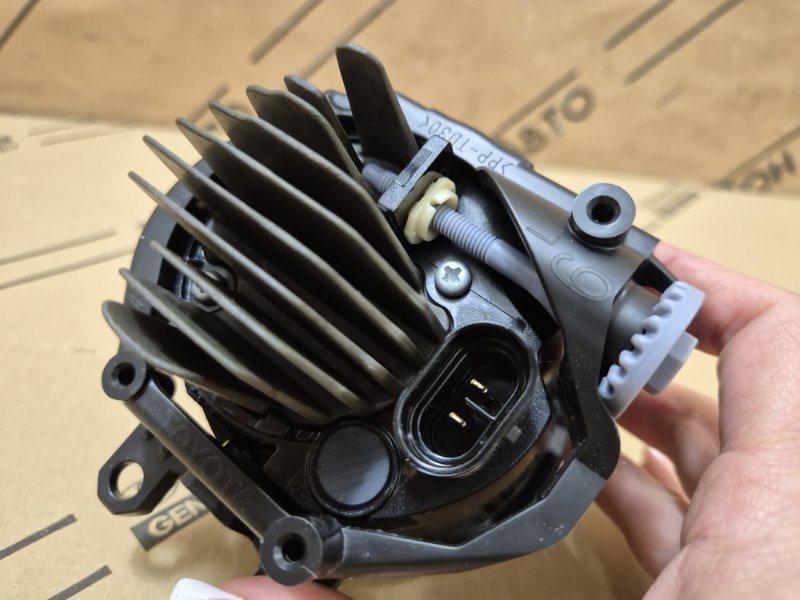 Фара противотуманная Lexus RX 4 перед. лев.