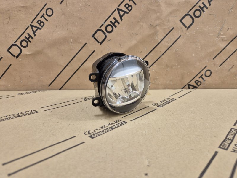 Фара противотуманная Toyota Land Cruiser 200 перед. лев.