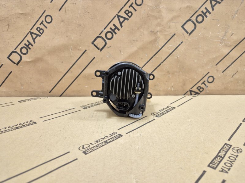 Фара противотуманная Toyota Land Cruiser 200 перед. лев.