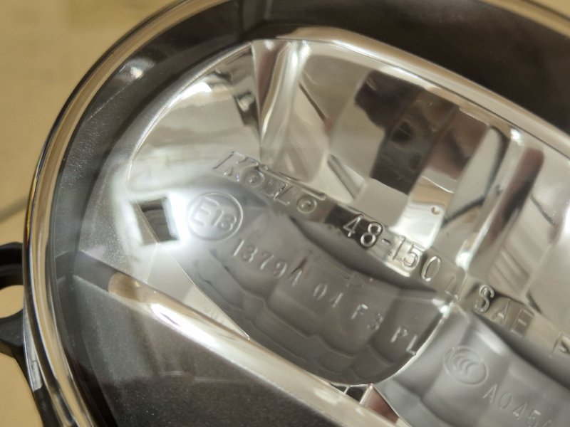 Фара противотуманная Toyota Land Cruiser 200 перед. лев.