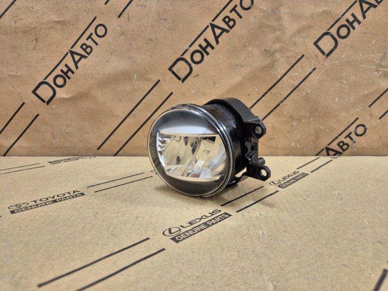 Фара противотуманная Toyota Land Cruiser Prado 150 перед. лев. Фара противотуманная Toyota Land Cruiser Prado 150 перед. лев.