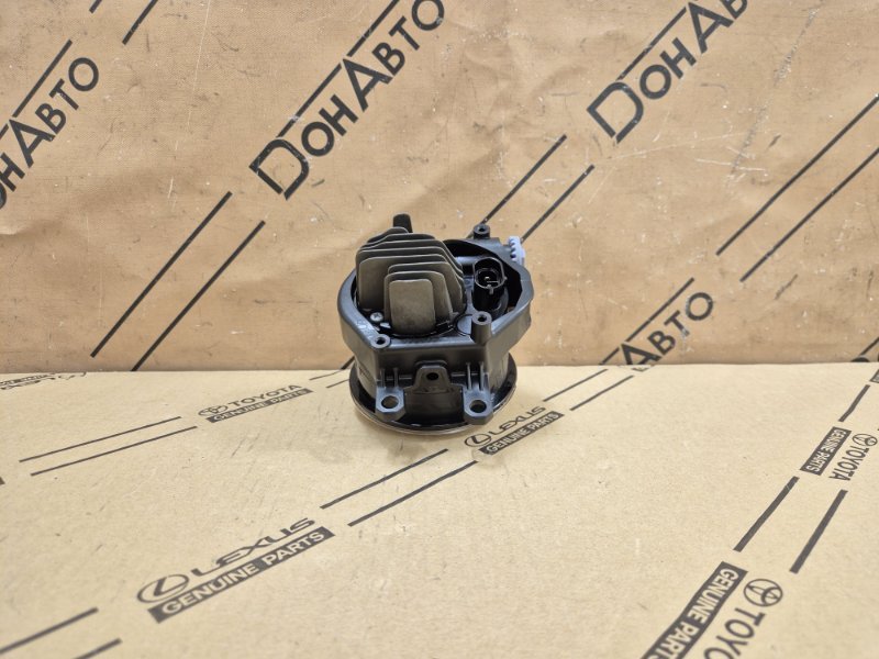 Фара противотуманная Toyota Land Cruiser Prado 150 перед. лев. Фара противотуманная Toyota Land Cruiser Prado 150 перед. лев.