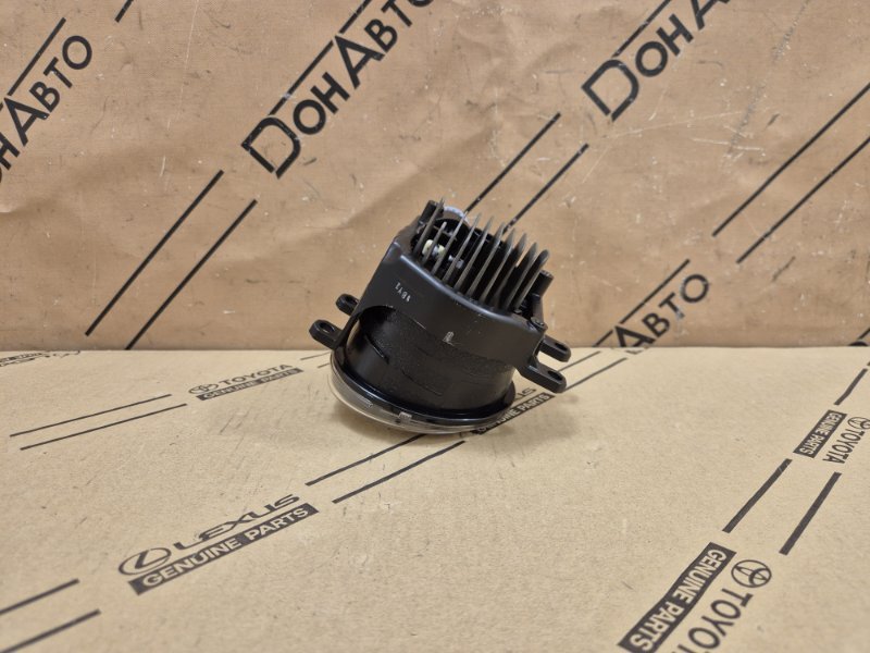 Фара противотуманная Toyota Land Cruiser Prado 150 перед. лев. Фара противотуманная Toyota Land Cruiser Prado 150 перед. лев.