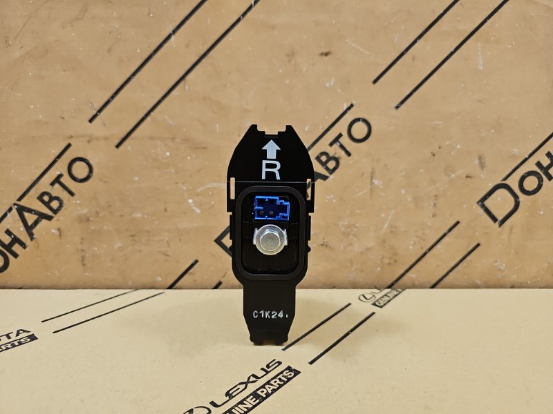 Антенна (плавник) на крышу Lexus NX 1 Антенна (плавник) на крышу Lexus NX 1