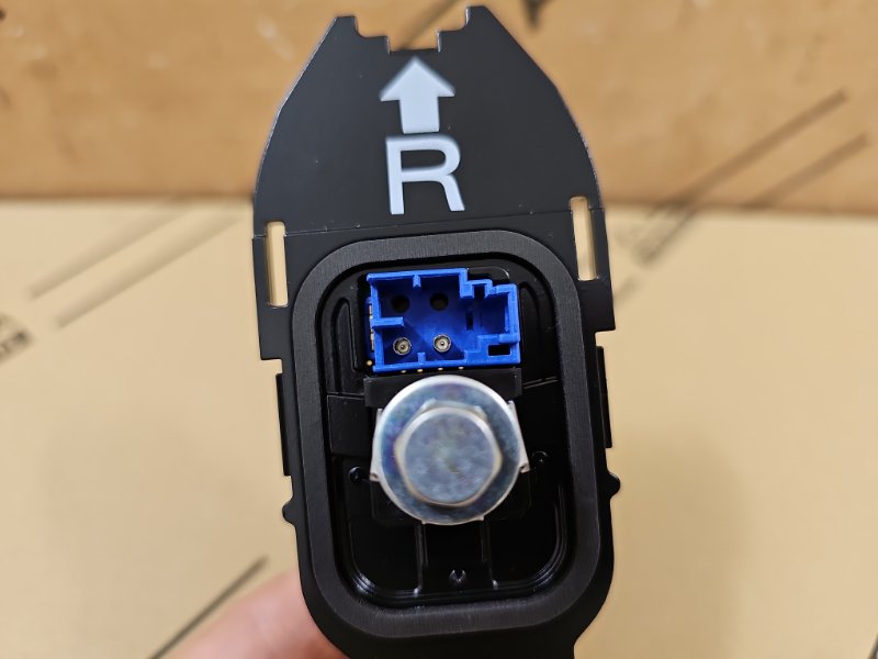 Антенна (плавник) на крышу Lexus NX 1 Антенна (плавник) на крышу Lexus NX 1