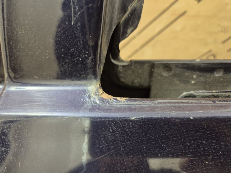 Дверь Ford Mondeo 2 задн. лев. (б/у) Дверь Ford Mondeo 2 задн. лев. (б/у)