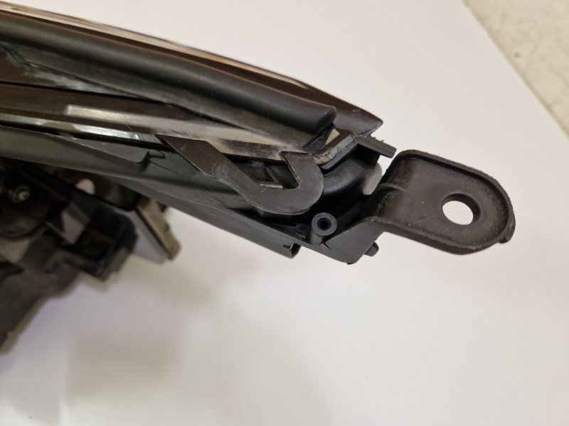 Фара Lexus LX 3 прав. (б/у)