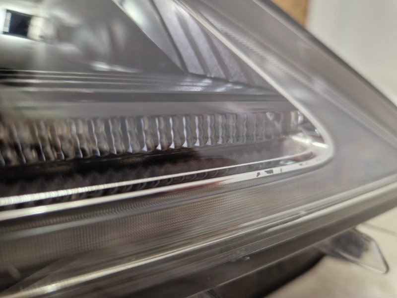 Фара Lexus RX 4 прав. (б/у) Фара Lexus RX 4 прав. (б/у)