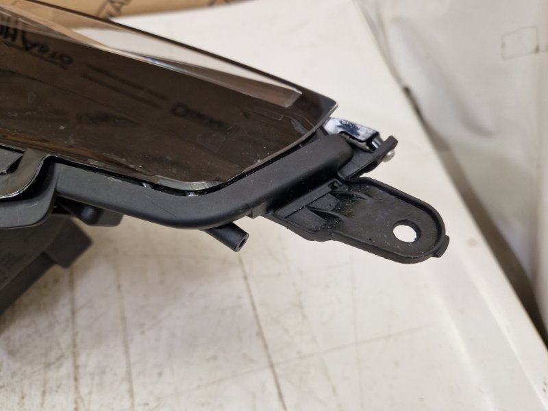 Фара Lexus RX 4 прав. (б/у) Фара Lexus RX 4 прав. (б/у)