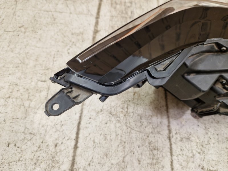 Фара Lexus RX 4 лев. (б/у) Фара Lexus RX 4 лев. (б/у)