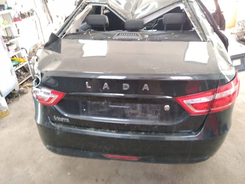 Блогер распилил Lada Vesta и показал, где начинает ржаветь в первую очередь - Ро