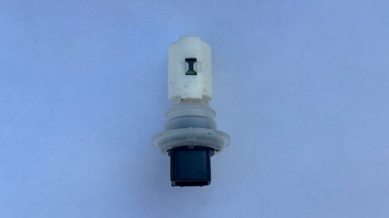 Датчик уровня жидкости омывателя Lexus RX330 MCU38 3MZFE 2005 (б/у)