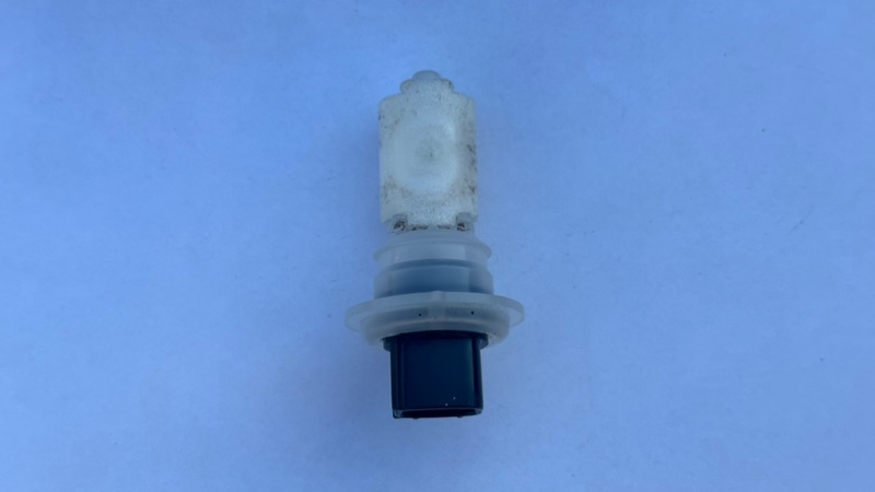 Датчик уровня жидкости омывателя Lexus RX300 MCU15 1MZFE 2002 (б/у)