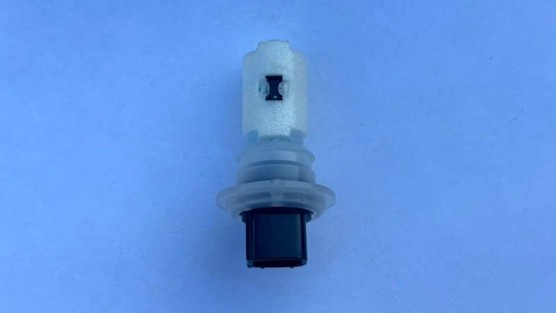 Датчик уровня жидкости омывателя Toyota Camry ASV50 2ARFE 2016 (б/у)