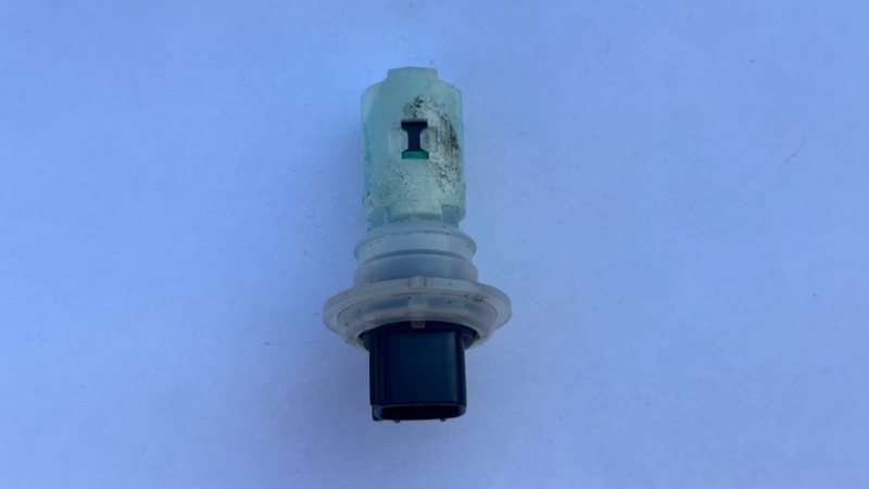 Датчик уровня жидкости омывателя Toyota Highlander MCU23 3MZFE 2006 (б/у)