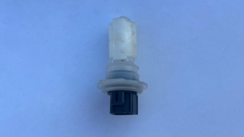 Датчик уровня жидкости омывателя Lexus LC500 URZ100 2URGSE 2021 (б/у)