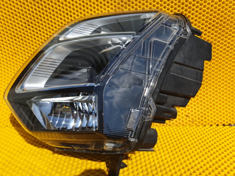 Фара Omoda C5 SQRF4J16 2023 перед. лев. (б/у) Фара Omoda C5 SQRF4J16 2023 перед. лев. (б/у)