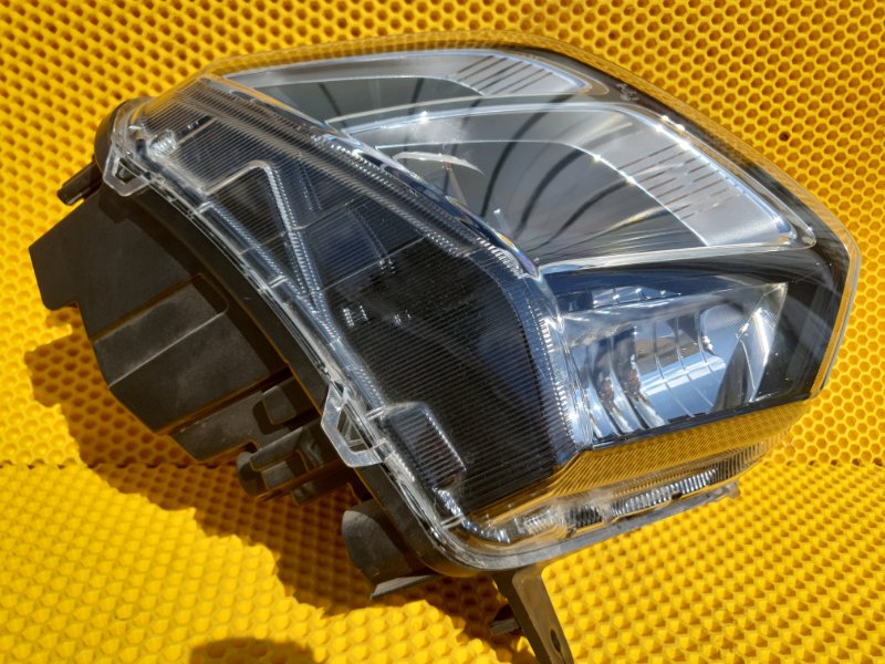 Фара Omoda C5 SQRF4J16 2023 перед. прав. (б/у) Фара Omoda C5 SQRF4J16 2023 перед. прав. (б/у)