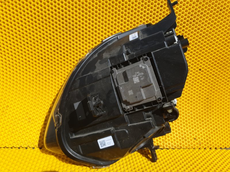 Фара Omoda C5 SQRF4J16 2023 перед. прав. (б/у) Фара Omoda C5 SQRF4J16 2023 перед. прав. (б/у)