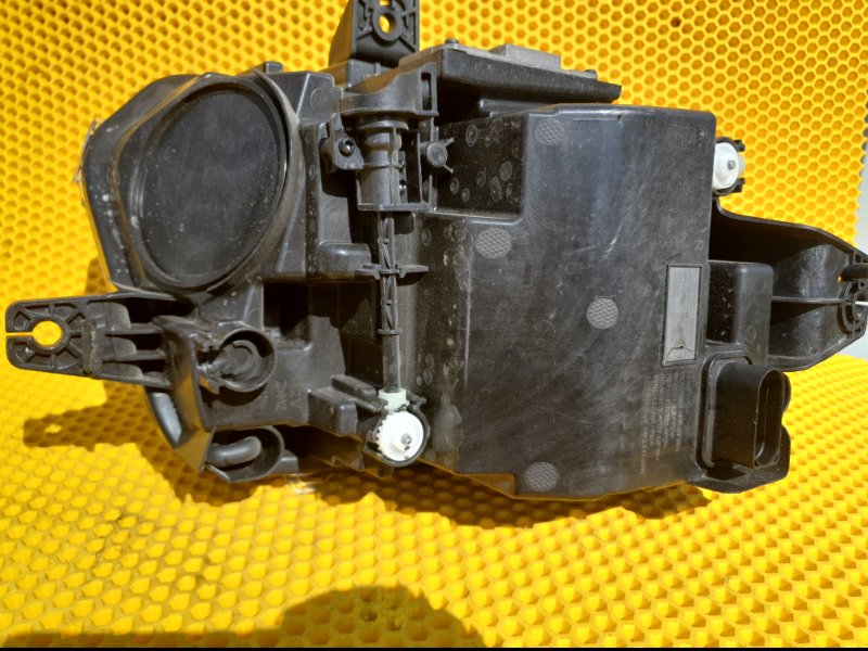 Фара Omoda C5 SQRF4J16 2023 перед. прав. (б/у) Фара Omoda C5 SQRF4J16 2023 перед. прав. (б/у)