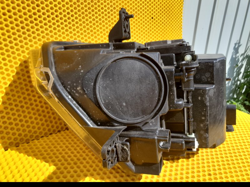 Фара Omoda C5 SQRF4J16 2023 перед. прав. (б/у) Фара Omoda C5 SQRF4J16 2023 перед. прав. (б/у)