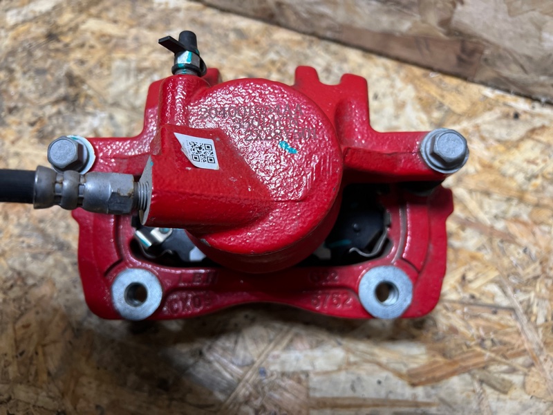 Суппорт Omoda C5 SQRF4J16 2023 перед. лев. (б/у)