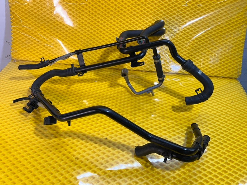 Трубка системы охлаждения Omoda C5 SQRF4J16 2023 (б/у) Трубка системы охлаждения Omoda C5 SQRF4J16 2023 (б/у)