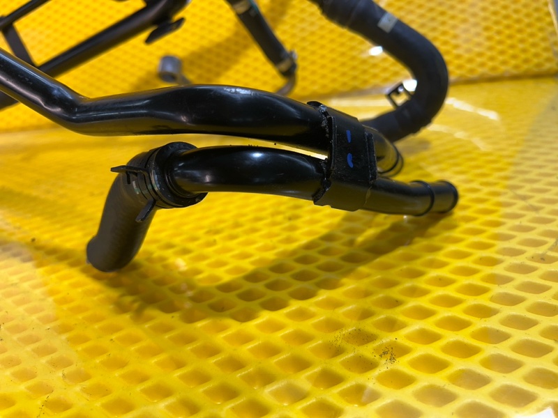 Трубка системы охлаждения Omoda C5 SQRF4J16 2023 (б/у) Трубка системы охлаждения Omoda C5 SQRF4J16 2023 (б/у)