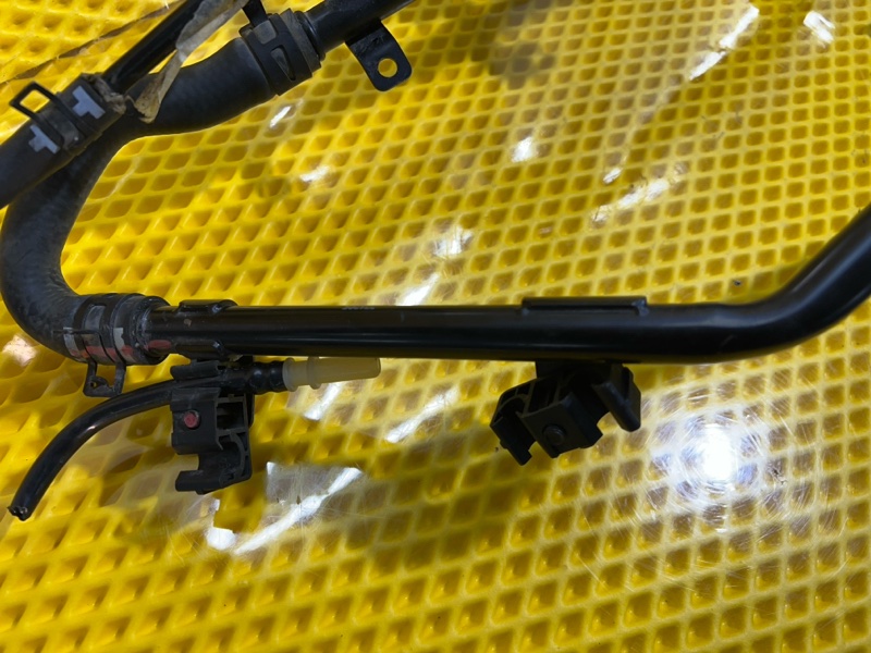 Трубка системы охлаждения Omoda C5 SQRF4J16 2023 (б/у) Трубка системы охлаждения Omoda C5 SQRF4J16 2023 (б/у)