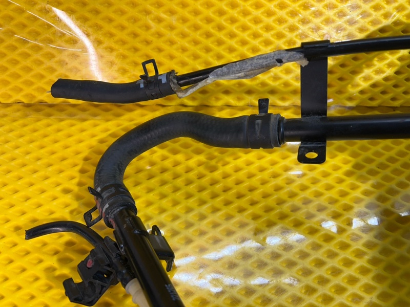 Трубка системы охлаждения Omoda C5 SQRF4J16 2023 (б/у) Трубка системы охлаждения Omoda C5 SQRF4J16 2023 (б/у)