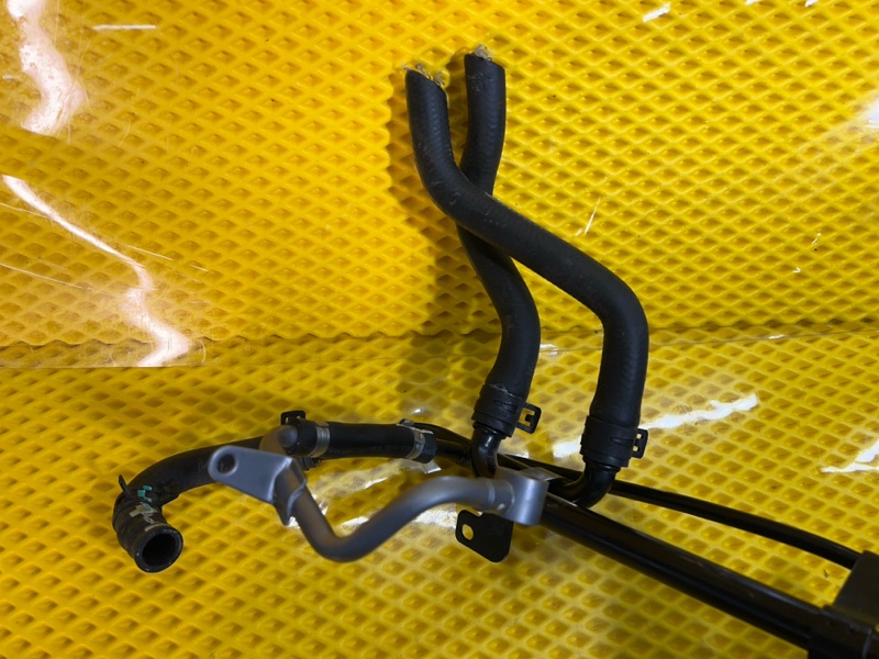 Трубка системы охлаждения Omoda C5 SQRF4J16 2023 (б/у) Трубка системы охлаждения Omoda C5 SQRF4J16 2023 (б/у)